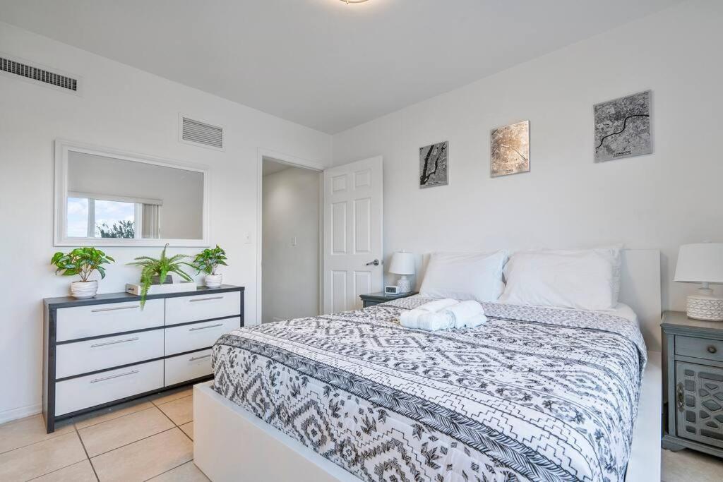 2/2 10 Minutes To Airport And 15 Minutes To Beach Miami Exterior foto